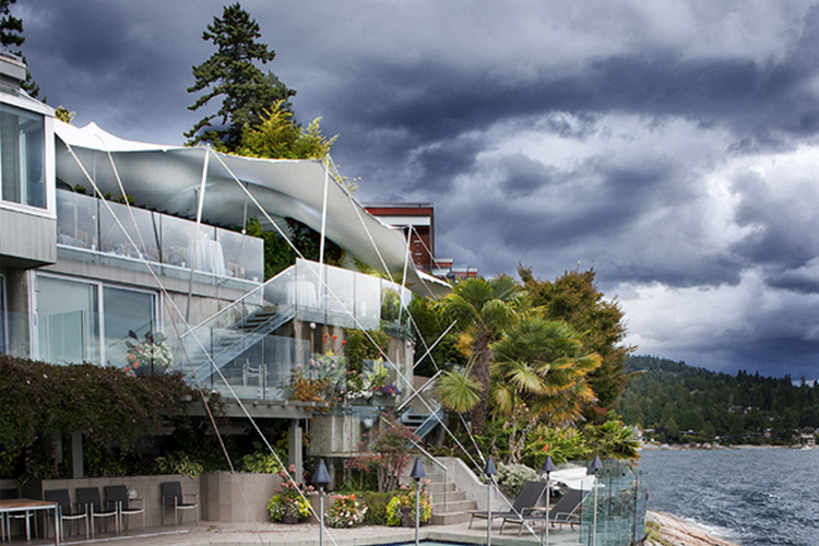 Custom made Nomadik Stretch Tent on a private residence